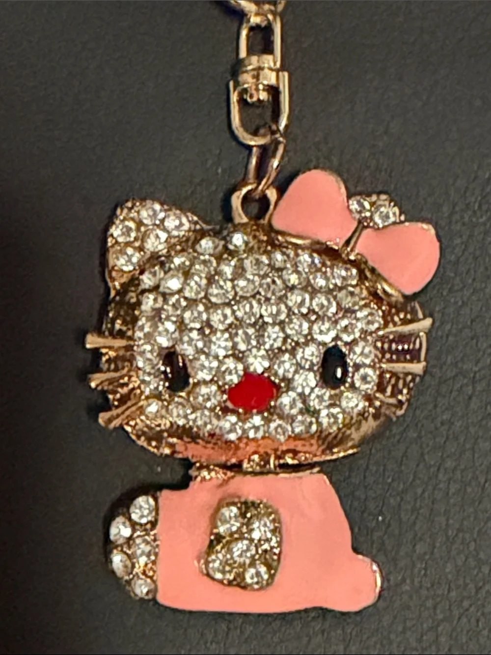 New Fashion Jewelry Rhinestone Gold-tone Cat Keychain Charm with Pink Bow
